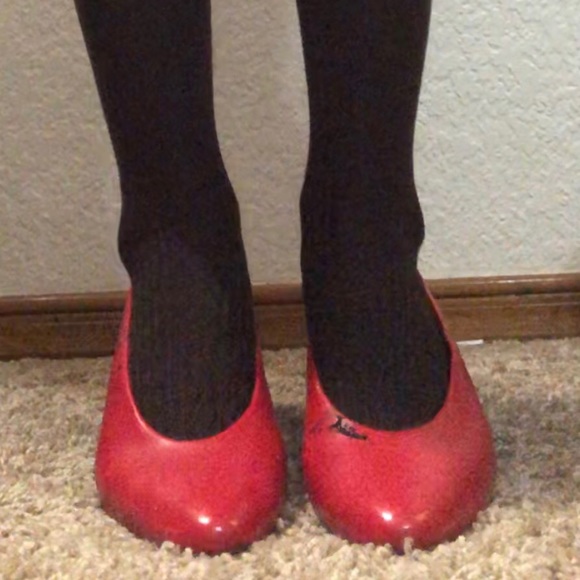 classic red heels - Picture 2 of 7